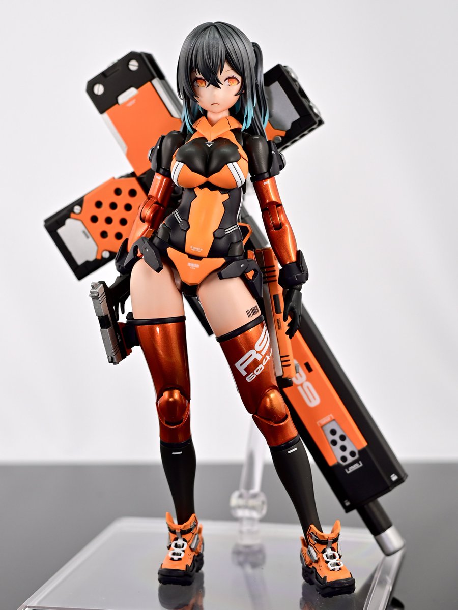 SLeeb_2nd's tweet image. 新たな娘完成しました✨️
髪は@muscuto さんで、靴は@UC_KOUHOU さんのUCテックスニーカーを使い、バウンティハンター的な娘を目指して制作。
美プラ、やっぱりめっちゃ楽しいですわ(///∇///)
#コトブキヤ
#メガミデバイス