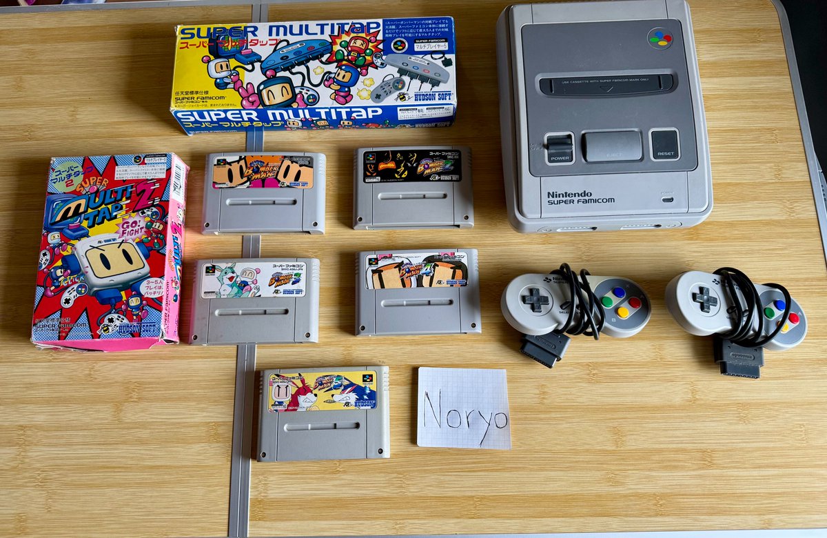 Noryo29's tweet photo. Coleção completa de Super Bomberman 💣 no Super Famicom 🎮 que eu adquiri aqui no Japão 🎌!  

Qual te traz mais nostalgia? 🥲

E se vocês quiserem mais detalhes, posso trazer um vídeo 📹 lá no meu canal mostrando toda a coleção!  

#SuperBomberman #SuperFamicom #RetroGames https://t.co/ZmETpL5ODH