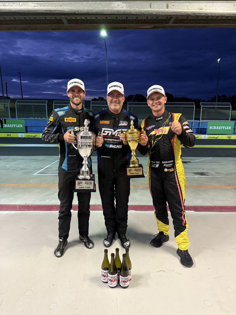 Todd_Hazelwood's tweet photo. A2 Class Winners and 3rd outright for the @Bathurst6Hour 🏆🏁

Amazing effort by the whole team to get the A2 Class Mustang on the outright podium! Wasn’t without some dramas, we battled all race but never gave up! 💪🏼

#THR x #GomersallMotorsport #Bathurst6Hour https://t.co/s9hurMmV5N