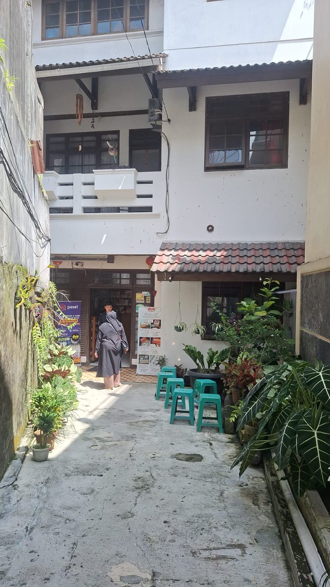 logias's tweet image. Salah satu dari beberapa
Mochi paling enak sukabumi
yg bukan tourist trap,
Hanya warlok yg hafal, 
Tempatnya chinese banget tradisional banget
Baiknya pesan duluan, ambil kemudian, kalo ga gitu gakan kebagian.
Kontak terlampir