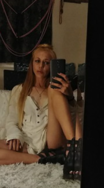 AntoniaKiss69's tweet photo. @juliecutieDE wollen wir zusammen ein video drehen RT https://t.co/nL6nriPgw3