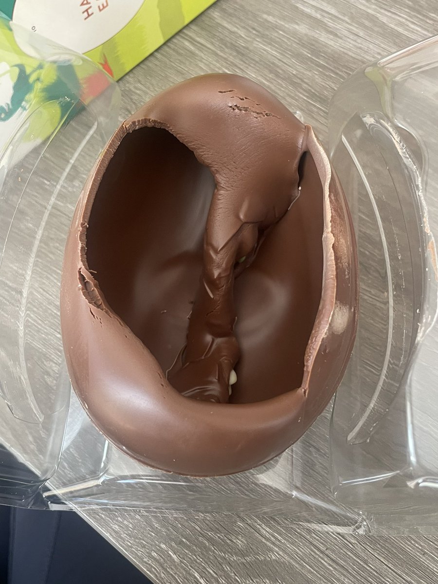 VictoriaSWFL's tweet photo. @thorntonschocs truly disappointed in your product! I purchased one of your dinosaur Easter eggs for my son to open it up and find it like this. Won’t be purchasing again. https://t.co/zOPltYHJUU
