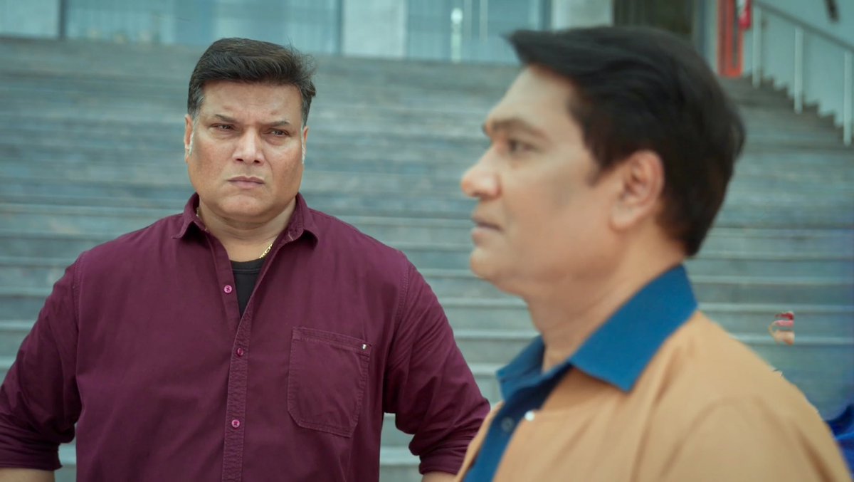 srishtimjain09's tweet photo. Love these 2 scenes from this &amp; last week's epis. Daya sir getting angry &amp; answering on behalf of Abhi sir even before Abhi sir could do so himself. If it's about him, he can tolerate it. But when insults are being thrown at his brother he cannot &amp; will not stand down
#CID2 #CID https://t.co/lJNFDvALED