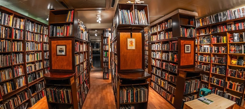 PatFurstenberg's tweet image. 🖋 🚂 I am excited to be one of the finalists of @IntrepidTimes Travel Writing Competition 2025!
Congrats to all participants! 

My story &quot;Searching for Vlad the Impaler, a Train Journey Through Snow and Time from Bucharest to Sighișoara&quot; out soon! 

intrepidtimes.com/competitions/