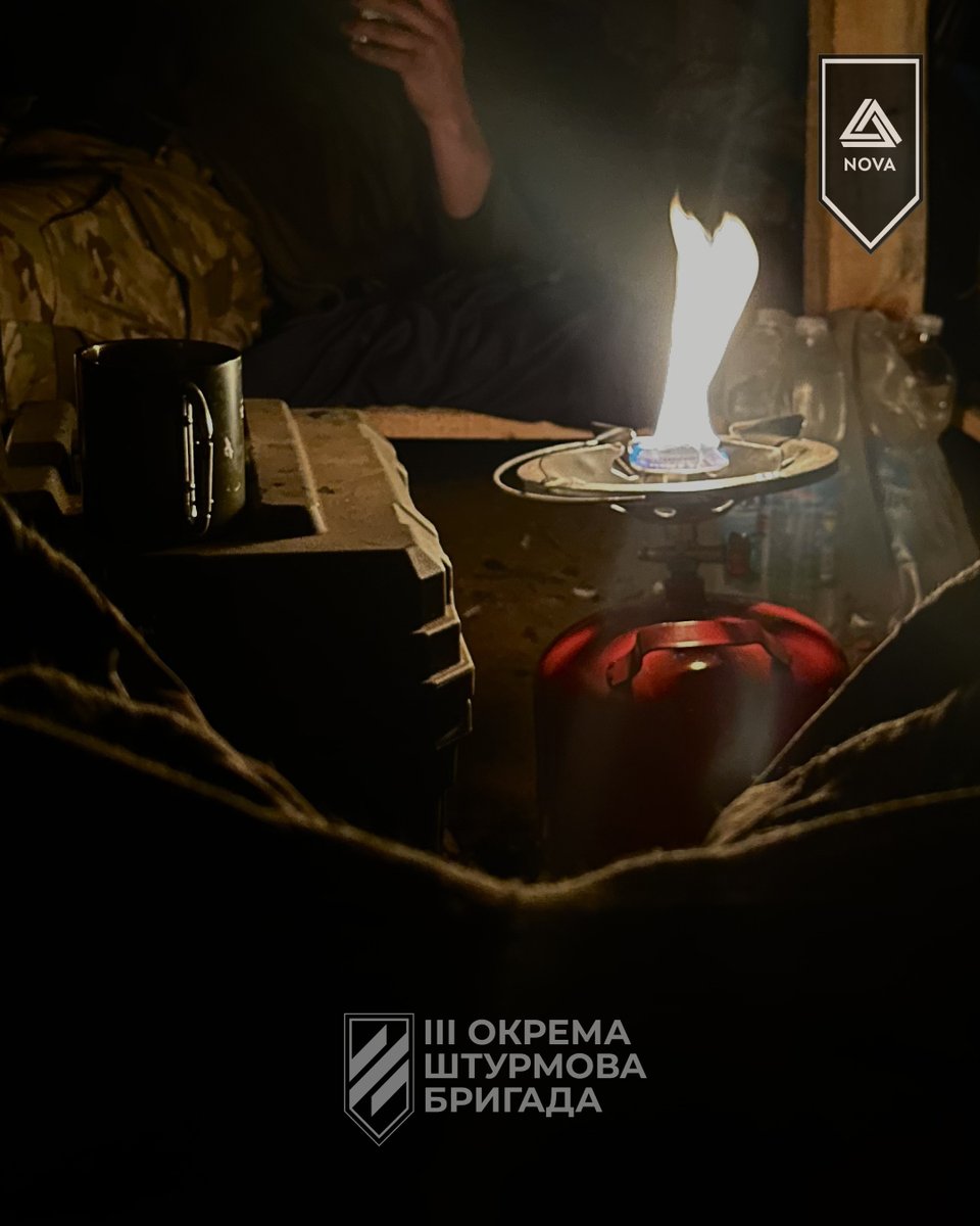nova_ab3's tweet photo. У кожного з нас — свої переконання й вірування.
Але всі ми певні в одному:
Світло найкраще видно в темряві!
Саме тому ми стали на шлях боротьби.
Щоб світло залишалося в домівках наших близьких.
Щоб темрява не перемогла.
Для нас технології — це більше, ніж залізо.
Це те, що бореться на нашому боці.
Це дрони-бомбардувальники та евакуаційні НРК,
які не пускають ворога й зберігають життя піхотинцю.
Ми працюємо, щоб світло залишалось там,
де темрява тисне.
І ти можеш бути частиною цієї місії.
Долучайся до збору на дрони та НРК.
Тільки разом переможемо темряву.
________
Долучитися до збору на майстерні НРК і БПЛА ти можеш за посиланням:
https://t.co/c9D91P7TYU