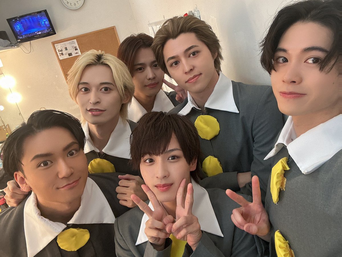 #赤塚不二夫スクラップブック
千秋楽ご来場頂きありがとうございました！

そうです
この舞台は全てが不条理なのです。
これでいいのだ、よかったのでざます。

赤塚ワールドに出逢わせてくれたことに感謝！また皆様と会えたらいいのだ。