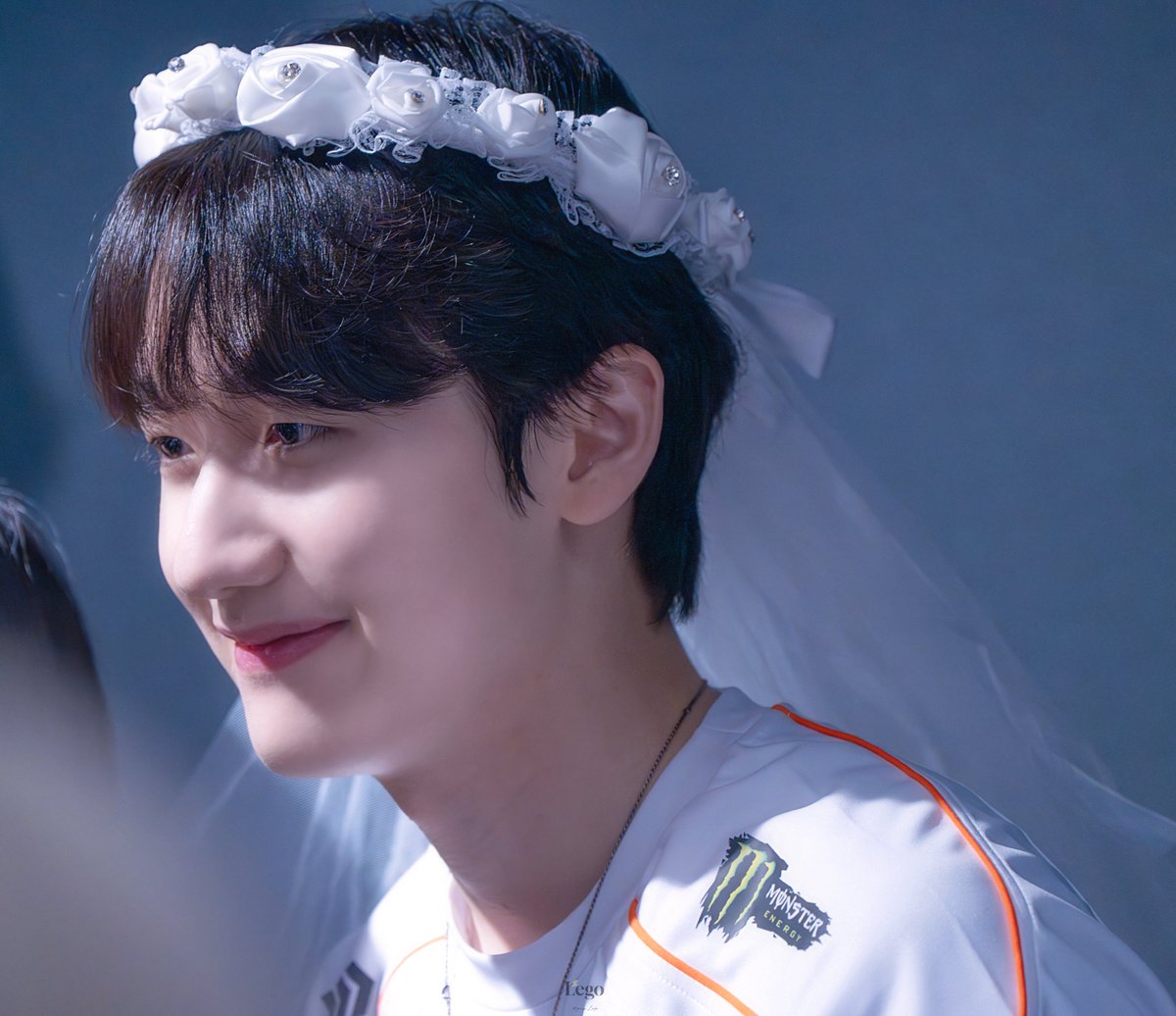 lego_zeus's tweet photo. 250417 승리팬미팅

💐🥜✨️

#peanut #피넛 #한왕호 #HLE https://t.co/V9mwMvX1QQ