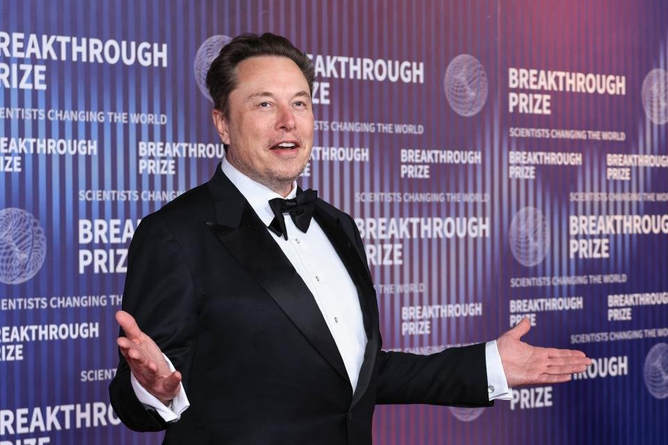 <a href="/cb_doge/">DogeDesigner</a> 🔥 Elon Musk’s commitment to keeping 𝕏 as a beacon of truth over a $44B offer is inspiring!  Truth matters more than money, and this just proves it.  #ElonMusk #XPlatform