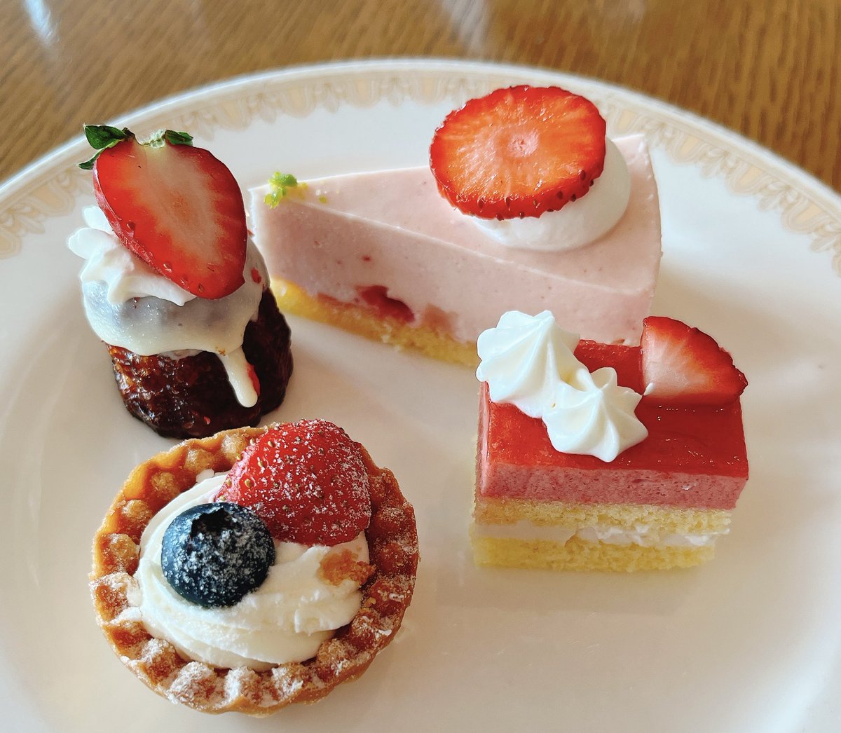 お外でランチ最高だった〜.ᐟ 