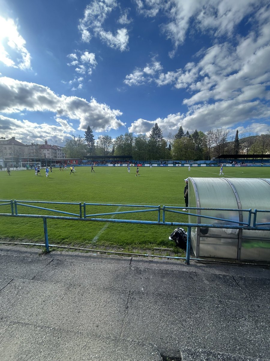 zahy_7's tweet photo. Divize E
Vsetín 2-1 Hranice
Poločas (0-1) 
Počet diváků: 300

- Šlágr kola 
- Opatrný první poločas bez větších šancí na každé straně 
- Bezchybný výkon rozhodčích 
- na obě strany na případný postup do MSFL málo… https://t.co/cw28g2vfJs