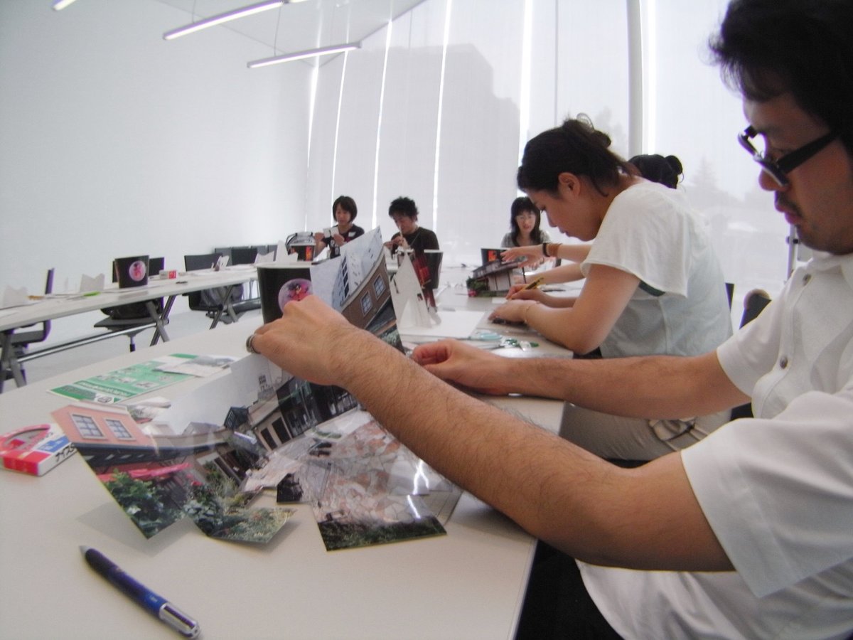 itozaki's tweet photo. 金沢21世紀美術館で開催されたフォトモワークショップの様子と参加者作品ですが、皆さんそれぞれにユニークなフォトモを作ってくれました。デジカメやスマホがあれば、専門知識がなくともフォトモは誰にでも作ることができます。 https://t.co/HxSEJQSXuU