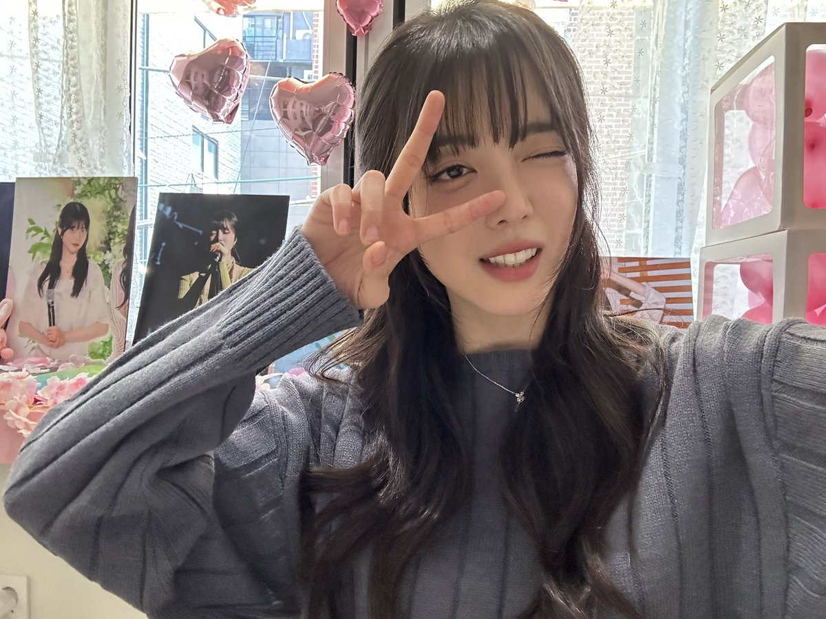 suye_on2wl's tweet photo. 오늘 생일 축하해줘서 너무 고마워 키링들💛
항상 키링들이 있어서 내 생일이 특별해진 기분이랄까!!!
키링 덕분에 사랑으로 가득찬 생일을 보낼 수 있는 것 같아🙂
고마워 키링들🧡🧡 https://t.co/TS0bcfVCsA