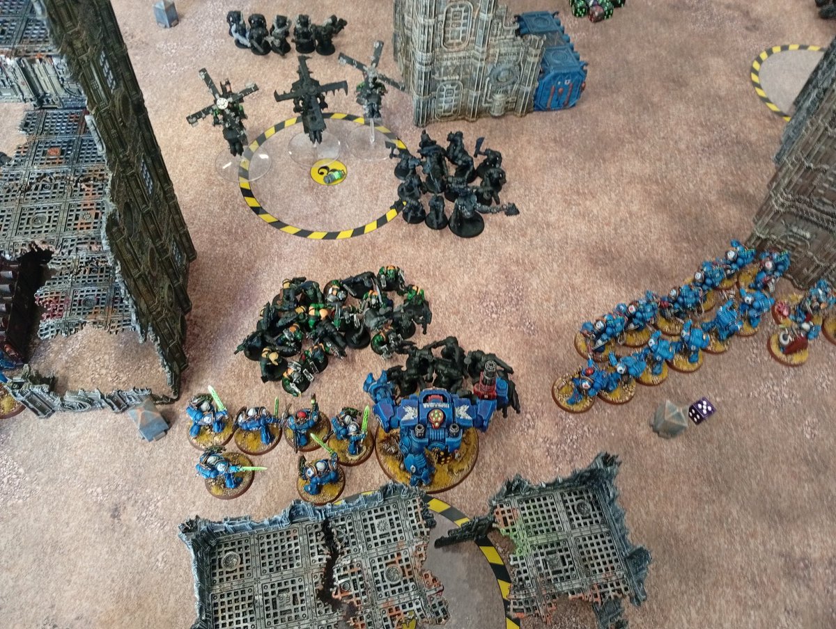 Massacre Ultramarine als orcos, el waaaagh del segon torn es  absorvit pels battlelines deixant a tot l exercit orco a tir curt de les meves armes destrossant totes les unitats verdes i desbancant als salvatges pells verdes. Victòria a Ultramar!