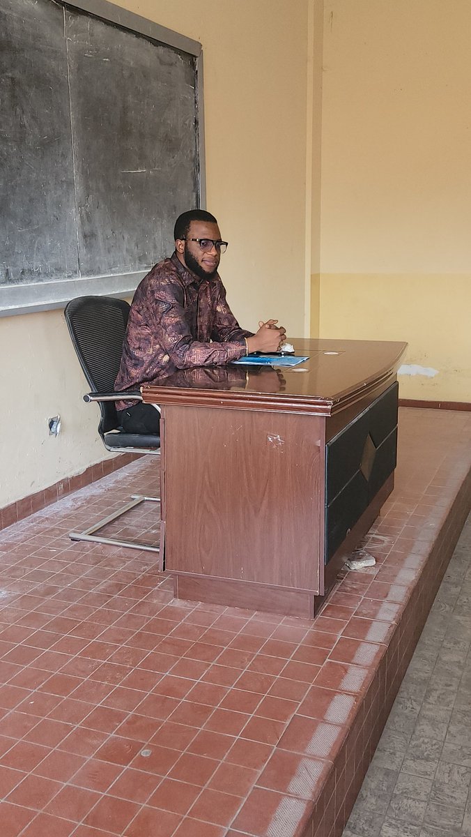 DizoMomeka's tweet photo. Hier, j'ai défendu le projet de recherche de mon mémoire de DEA/DES, à l'université de Kinshasa, sur "L'implication des confessions religieuses dans le processus de sortie des crises politiques en RDC : Cas de la CENCO de 2016 à 2025".

#JMM https://t.co/PuboDBkEAH