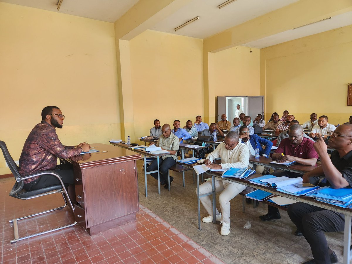 DizoMomeka's tweet photo. Hier, j'ai défendu le projet de recherche de mon mémoire de DEA/DES, à l'université de Kinshasa, sur "L'implication des confessions religieuses dans le processus de sortie des crises politiques en RDC : Cas de la CENCO de 2016 à 2025".

#JMM https://t.co/PuboDBkEAH