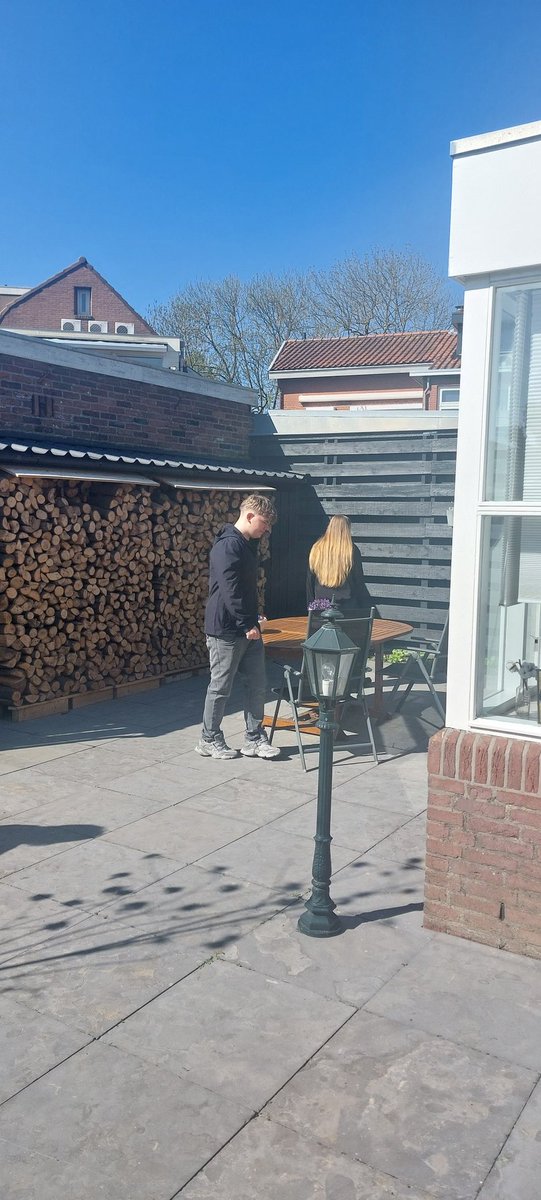 zobenik033's tweet photo. Hoe oud ze ook zijn....#paaseieren zoeken blijft leuk🥰🐣
Fijne #paasdagen🐣🌞 https://t.co/CB91iOJJXy