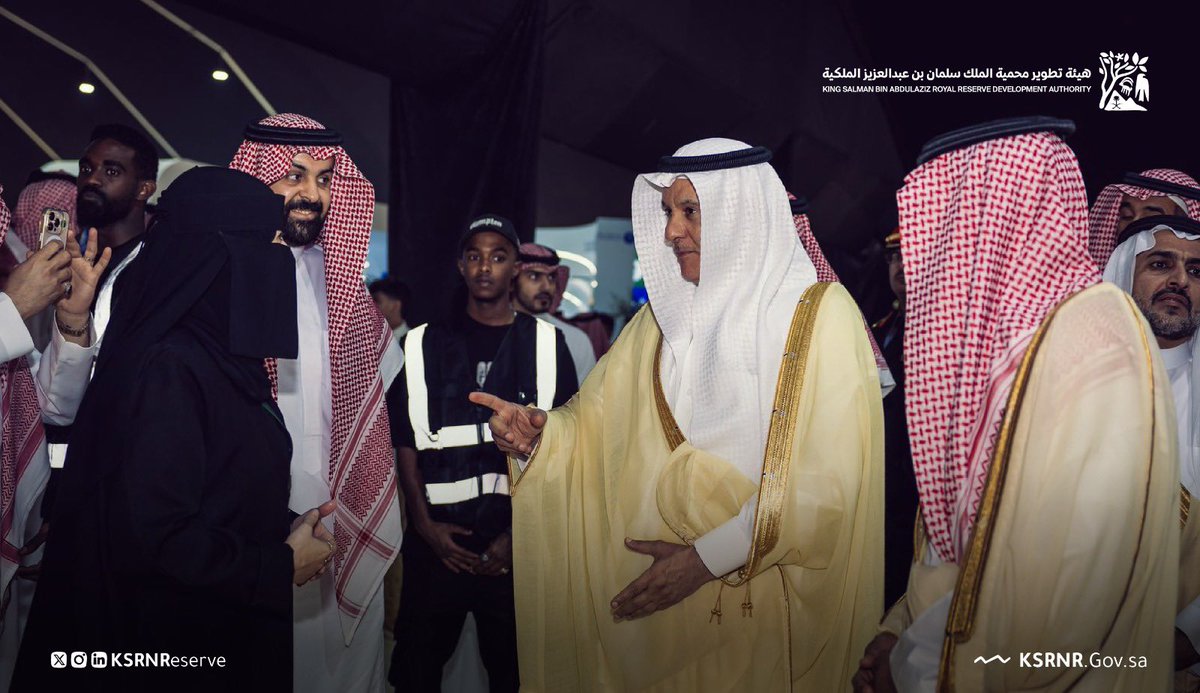 KSRNReserve's tweet photo. سُعدنا بزيارة معالي وزير البيئة والمياه والزراعة المهندس عبدالرحمن الفضلي ومعالي وزير الدولة للشؤون الخارجية والمبعوث لشؤون المناخ الأستاذ عادل الجبير لجناح هيئة تطوير #محمية_الملك_سلمان_بن_عبدالعزيز_الملكية 

#أسبوع_البيئة
#بيئتنا_كنز https://t.co/rR0G9jZbpR