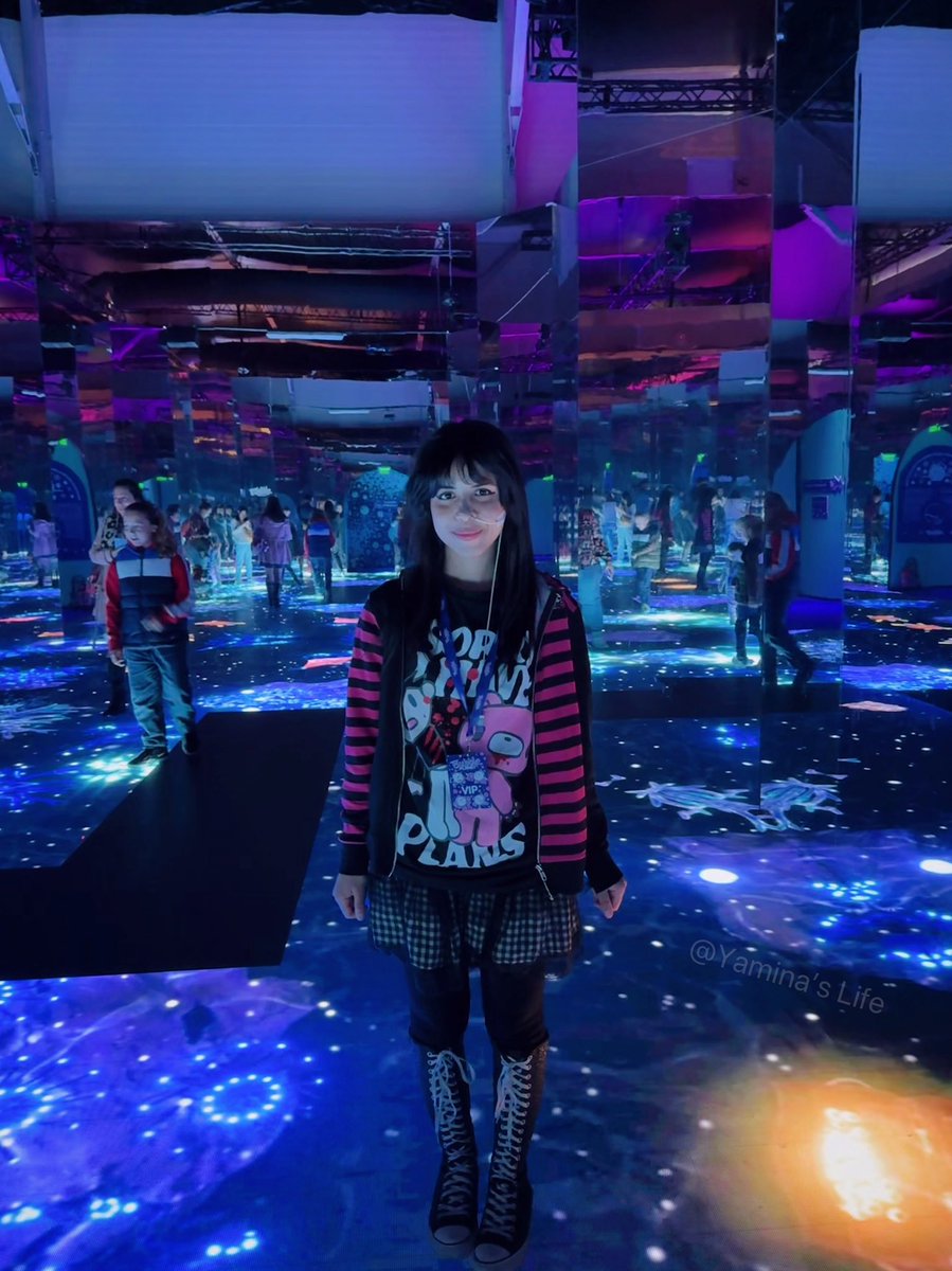 YaminaHsaini's tweet photo. 14 avril/Partie.2 à l’expo.~🫧✨

#alternativestyle #magic #bubbles #expoparis #lavilette #bubbleplanetexperience #photography https://t.co/Tl0PzpVUXr