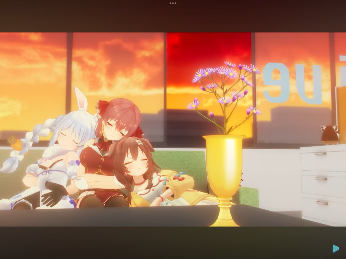 #今週のホロぐら1コマ
シオンちゃん….もうちょっとで……
もうあの子のイキリ顔は見れなくなってしまうのか…
てか前のカットまで窓際にいたシオンちゃんがいなくなってるのなんか悲しいな…
#ホロぐら #紫咲シオン卒業 #宝鐘マリン #兎田ぺこら #戌神ころね #大空スバル #百鬼あやめ #癒月ちょこ