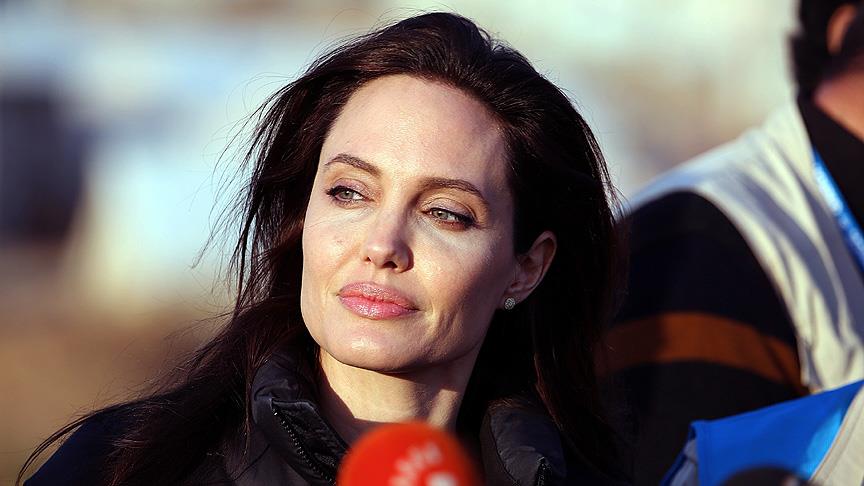 ww3mediaa's tweet photo. 🔴Angelina Jolie:

▪️Gazze 'toplu mezar' haline geldi.

▪️Filistinlilerin hayatları bir kez daha planlı bir şekilde yok ediliyor. https://t.co/hfVgZyGXzx