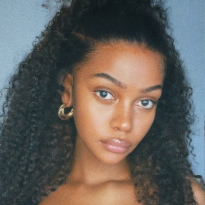 ZhuriX tweet media