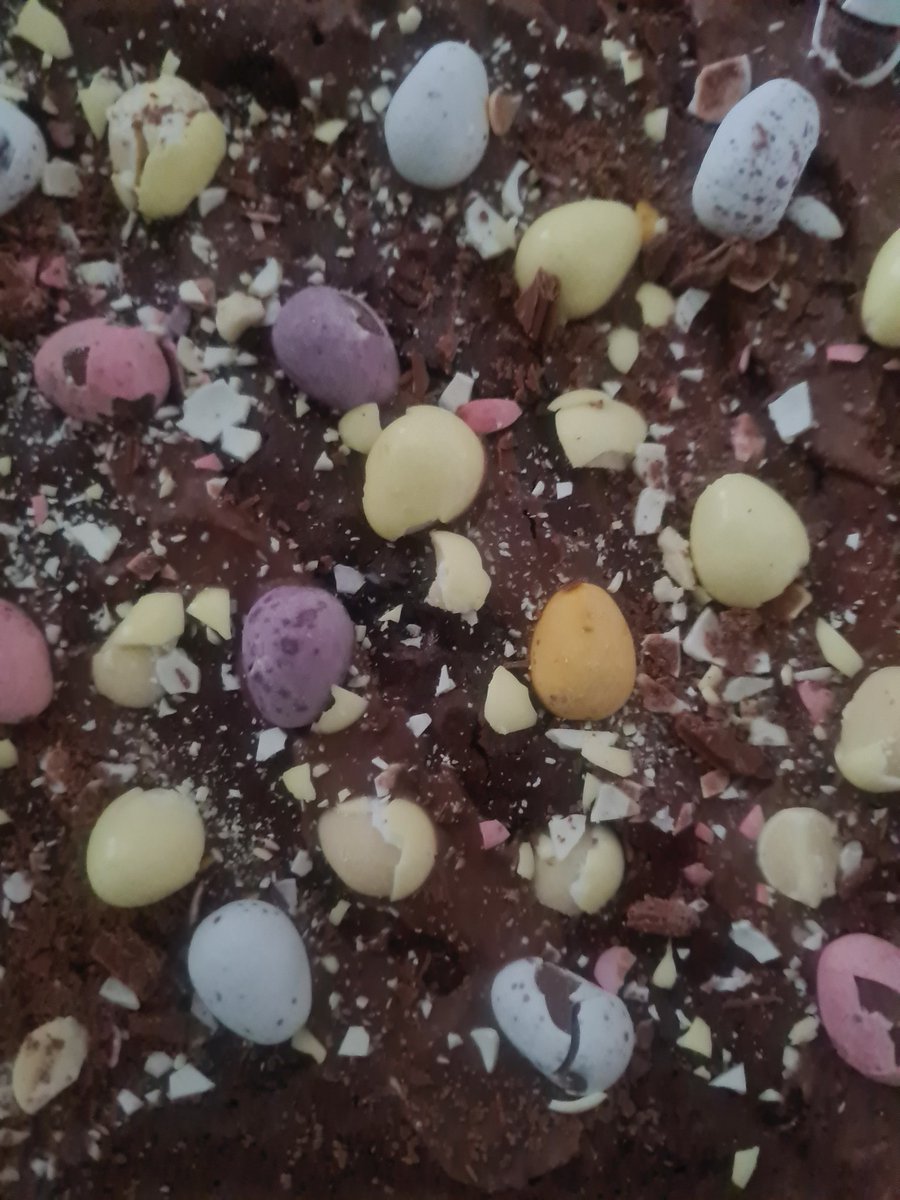Mini egg brownies made. Super fudgy! Perfect 👍

#baking #glutenfree #brownie #minieggbrownie #hobbybaker