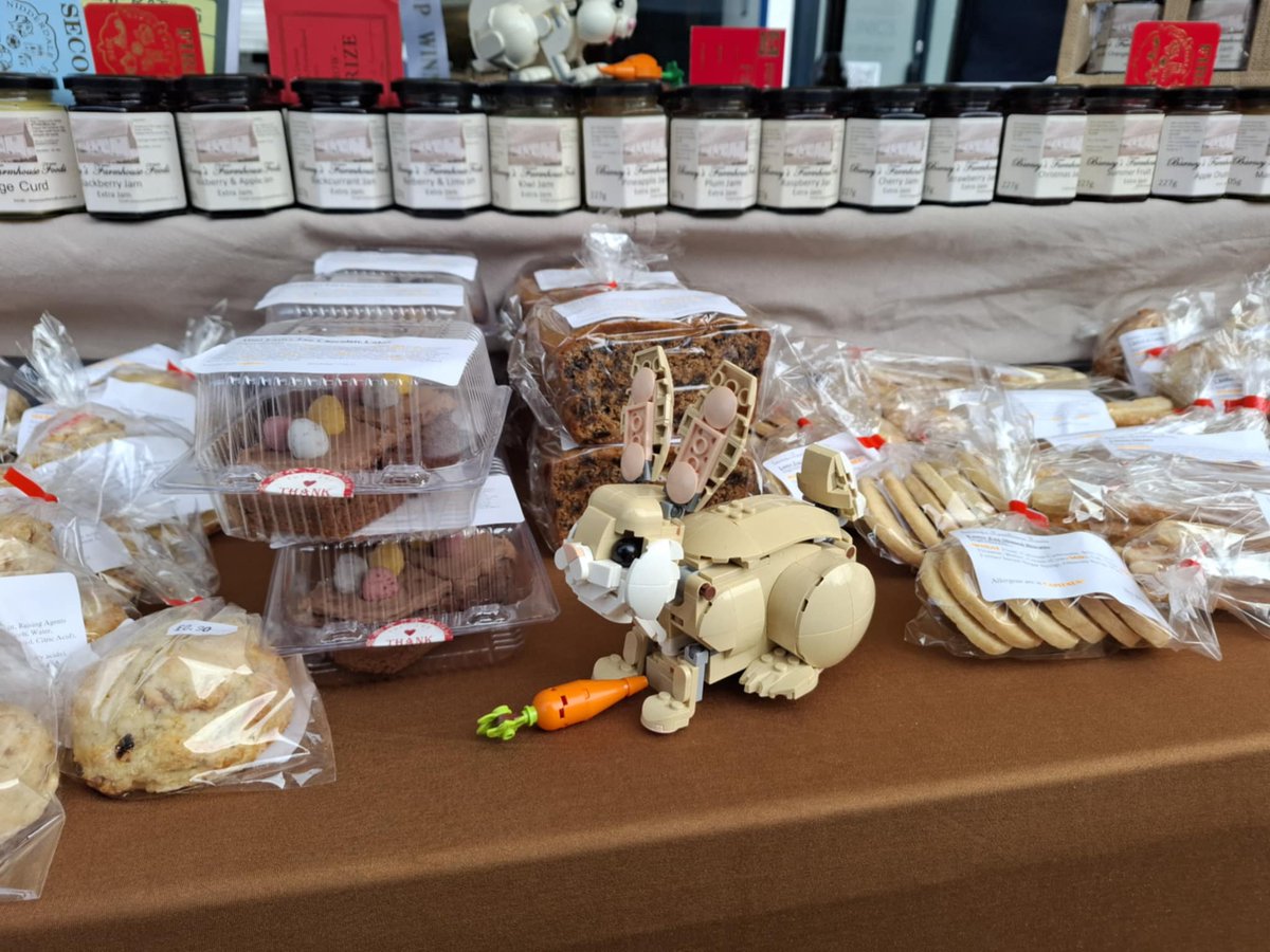 All ready in Visit Thirsk Town  with Little Bird Markets  for Easter 🐣 weekend come see us here today 10 till 3.
#barneysfarmhousefoods #oxenclosefarm #littlebirdmade  #preserves #northyorkshire #homemade #shoplocal #easter2025 #easterweekend