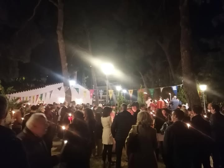 myxalandri's tweet photo. Ανάσταση στον Ιερό Ναό Αγίας Βαρβάρας Χαλανδρίου. Χρόνια πολλά!! Χριστός Ανέστη!! #Χαλάνδρι #Χαλανδρίου #Chalandri #Halandri #Xalandri https://t.co/cd7nGD2UFL