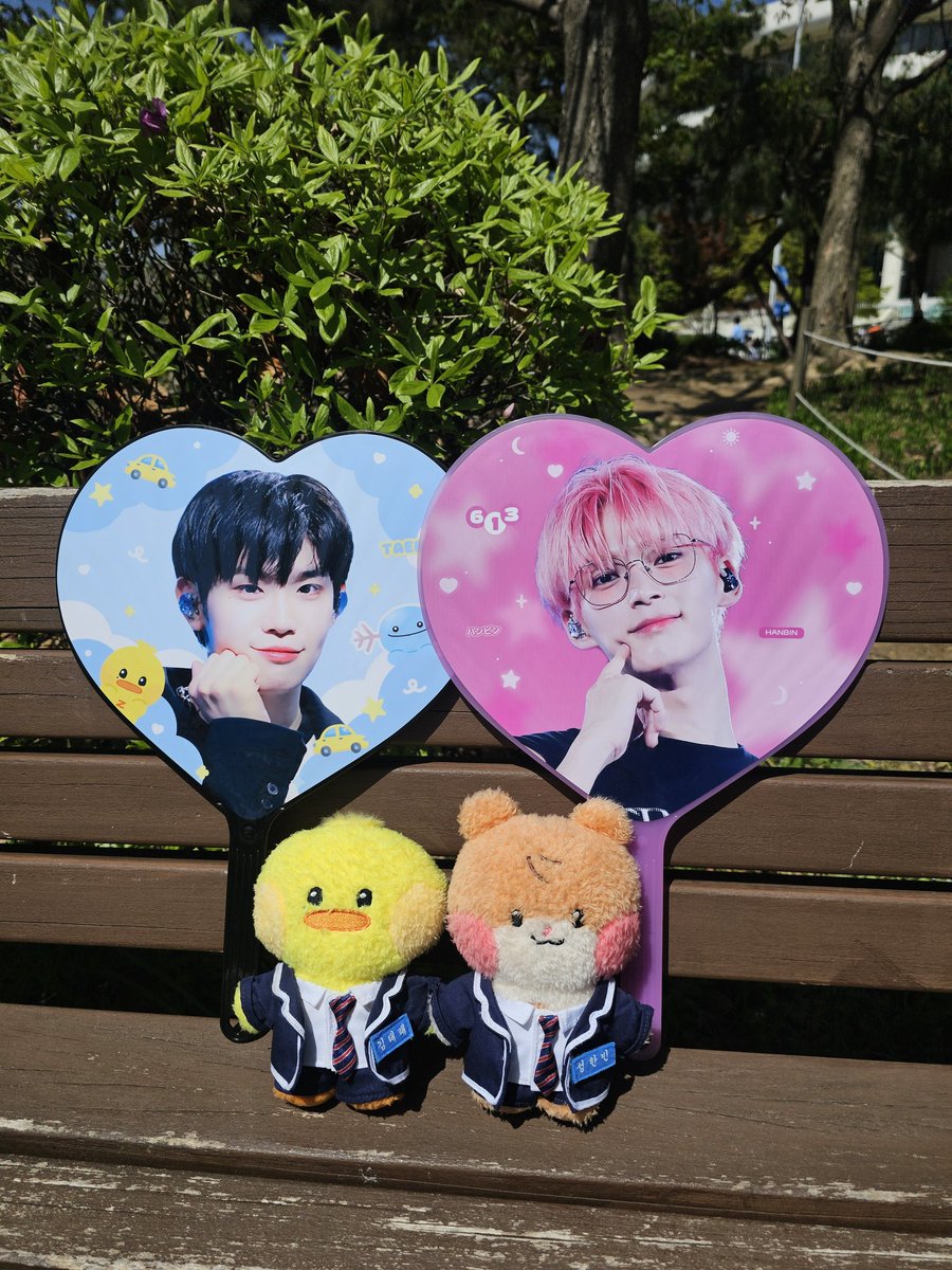 #천안즈 
#제로배이스원 
#김태래 
#성한빈 

2주년 추카해
