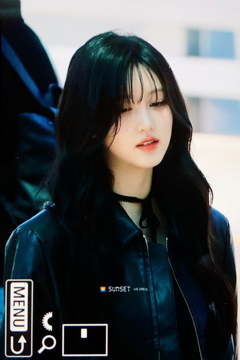 GAEUL no aeroporto de Incheon a caminho do Japão ♡

#IVE #아이브 #アイヴ
#GAEUL #가을  #ガウル