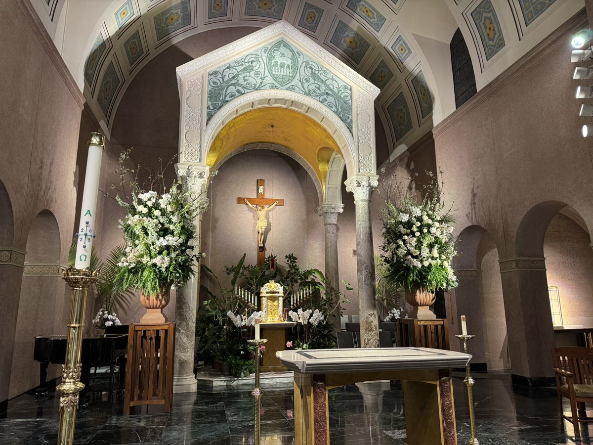 shuber86's tweet photo. Happy Easter everyone! He is Risen! Alleluia!! https://t.co/X37hGB5dHA