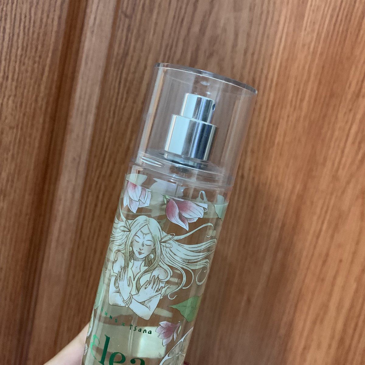 dooublechoc's tweet photo. ✨WTS HMNS ELEA X TSANA✨

kondisi masih 90% baru kepake dikitt, 125k aja bisa shopee yaa #zonauang #zonajajanᅠ https://t.co/vABsj3DS3b