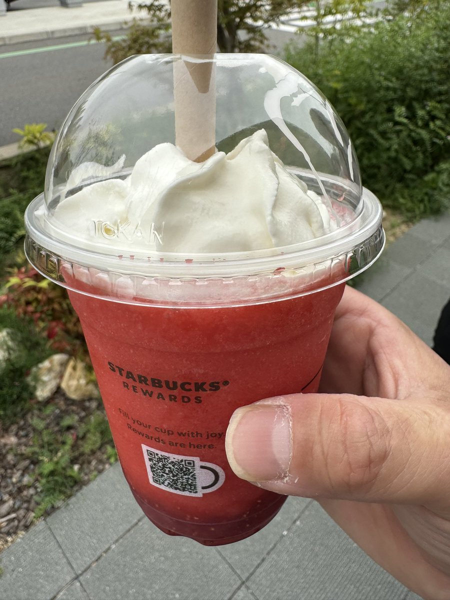 Photo_dyki418's tweet photo. スタバだよ！
全員集合。
苺美味かった…

@yukikohikizoku 
@su_min0124 
@kazuno_pink 
@daikifukou 
@su_min0124 https://t.co/WhJAUv1gqa
