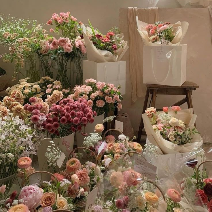 etherealdior's tweet photo. we go together like pink &amp; green https://t.co/YxJngQfBF0
