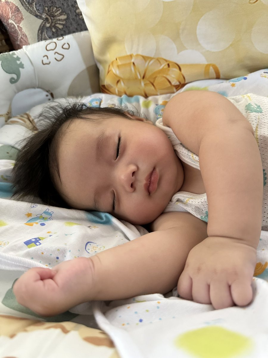 pottipotty's tweet photo. I can watch you sleep all day. 🥹 https://t.co/hL7SVLvKCR