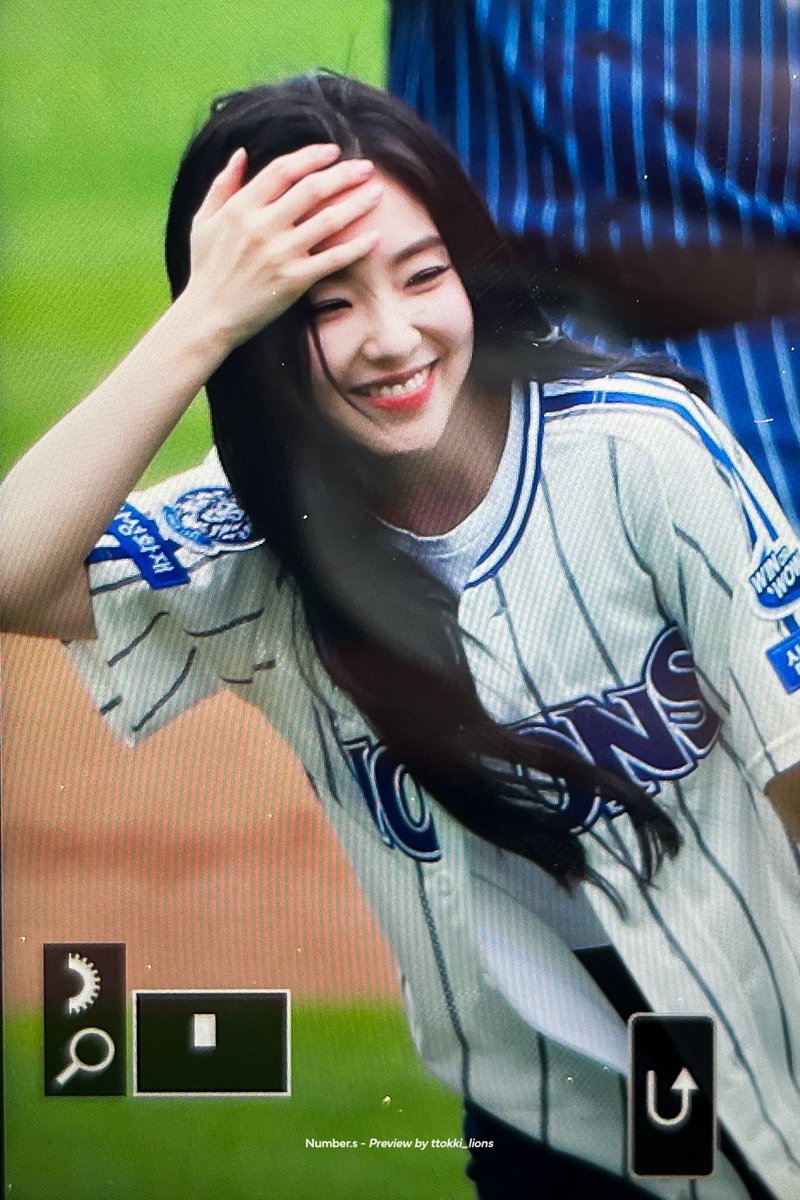 ttokki_lions's tweet photo. 주현공주님.. 다음에도 또 오셔요💙
#아이린 https://t.co/vNDGmRaGPJ