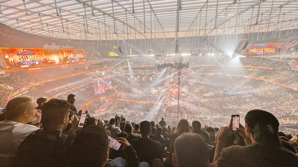 DBirkendahl's tweet photo. #WrestleMania https://t.co/ZFqfU4Dooc