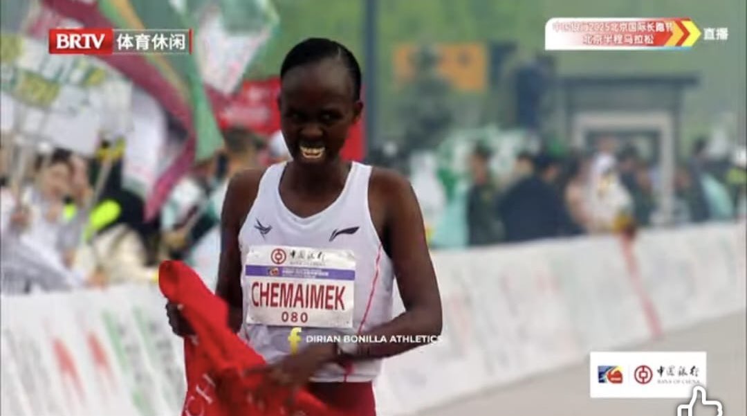 PossoSports's tweet image. Bank of China Beijing Half Marathon 🥇

@PossoSports Susy Chebet Chemaimak breaks the Beijing half Course Record in a time of 1:09:07 - her 2nd course record this year. 

A huge PB of 1:09:58 by @PossoSports Selah Jepleting Busienei who placed 4th

@lfposso #LiningRunning