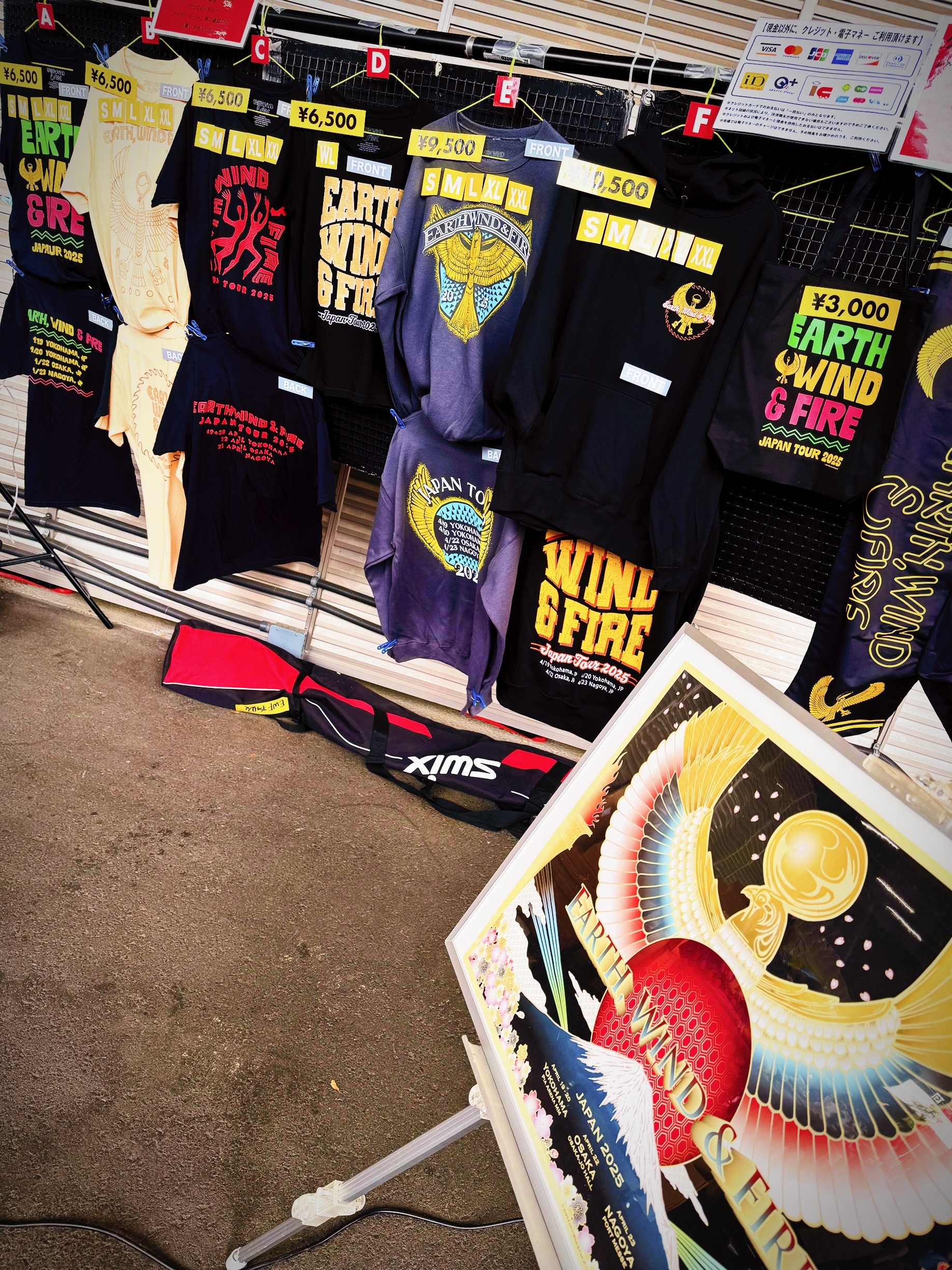 アース・ウインド&ファイアー　Tシャツ　新品タグ付き Lサイズ　Lee アース・ウインド&ファイアー Tシャツ 新品タグ付き Lサイズ Lee