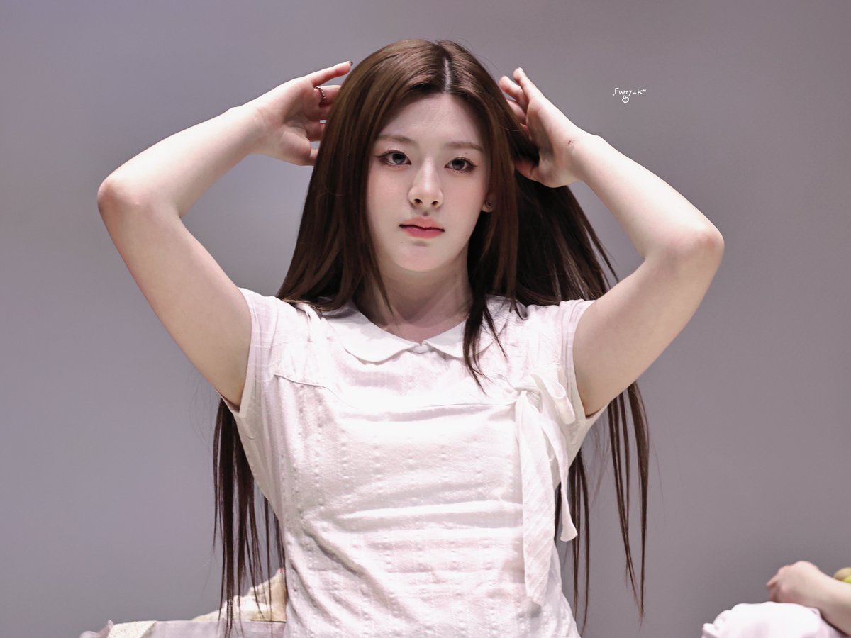 Furry_k_'s tweet photo. 250419 🫠🫠🫠😖🤯🤯🤯

#STAYC #세은  
#스테이씨 #SEEUN 
#공주와또 https://t.co/96jeVGfUpU