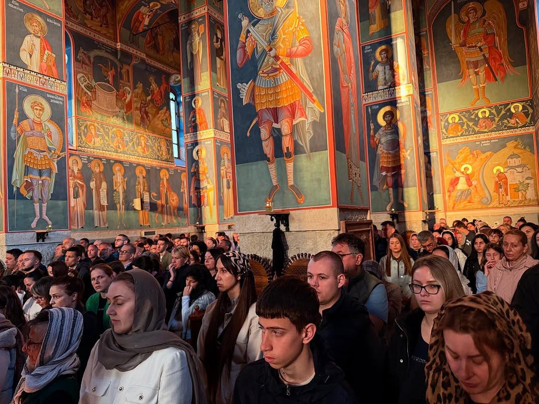 Васкрсење и вечна победа добра над злом, наша је нада и вера. У тој вери, нека би наш Господ све окупио. У тој нади, нека се сви ујединимо. И нека би у тој вери и тој нади, градили јединство, мир и љубав према ближњем. Нека би сви заједно, творили славу и снагу наше Србије. Нека