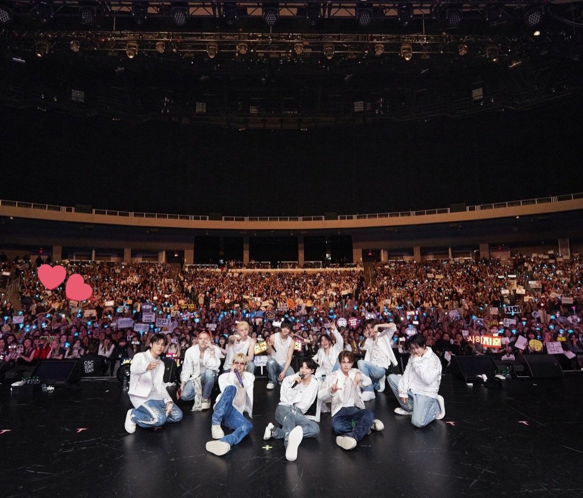 YOSHZA's tweet photo. ily @treasuremembers ♡ https://t.co/cTmn8rGKWx