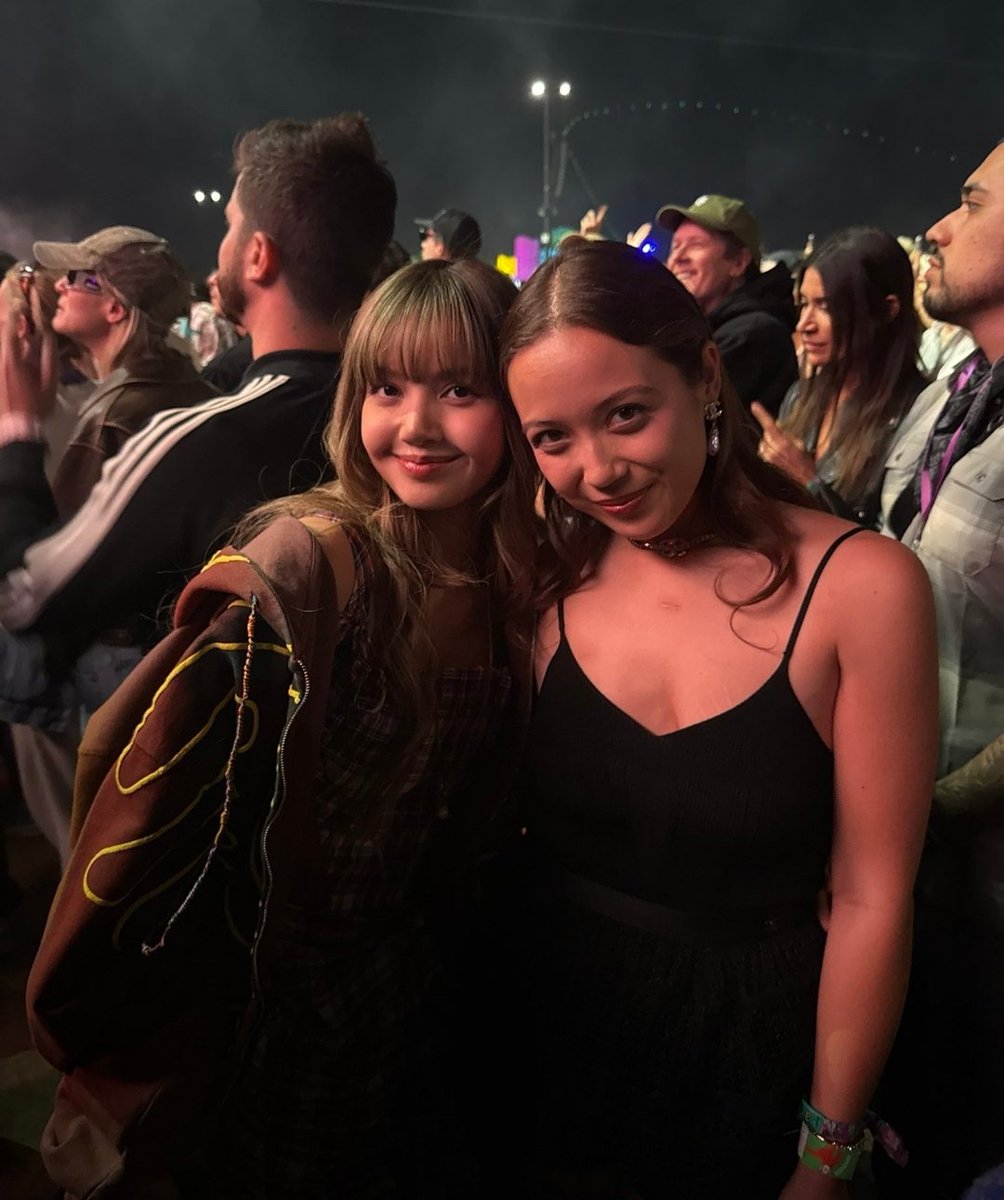 AboutMusicYT's tweet photo. Lisa and Laufey are gorgeous at Coachella. https://t.co/a9h8A9jCzY