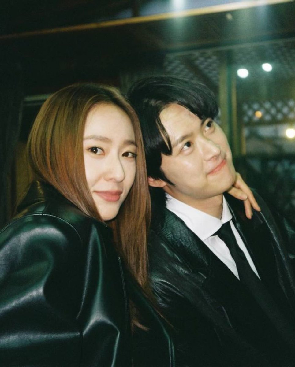 luv1024_'s tweet photo. 저승사자 정수정 x 공명 제발 저요 ..
둘이 제발 같작 또 해줘 내 소원 ㅠㅠ https://t.co/flSJoTWrGq
