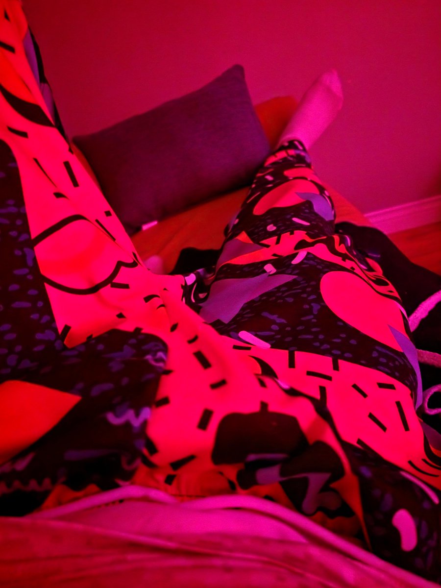 iwantpantyhose's tweet photo. So dang horny tonight. #sohorny #erection #boner #whoshorny #couldumakehimcum #needsreliefe #cum #shootaload https://t.co/iRJuEO8s6t
