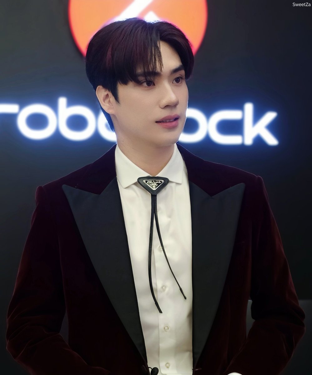 SweetZa2's tweet photo. ขอให้เป็นวันที่ดีนะคะคนเก่ง รักตี๋สุดหล่อมากๆเลย🥰🫶🏻❤️
#RoborockxTEeThanapon #Roborock1stExperienceStore
#TEeThanapon #ตี๋ธนพล https://t.co/QYmWwpQfzi