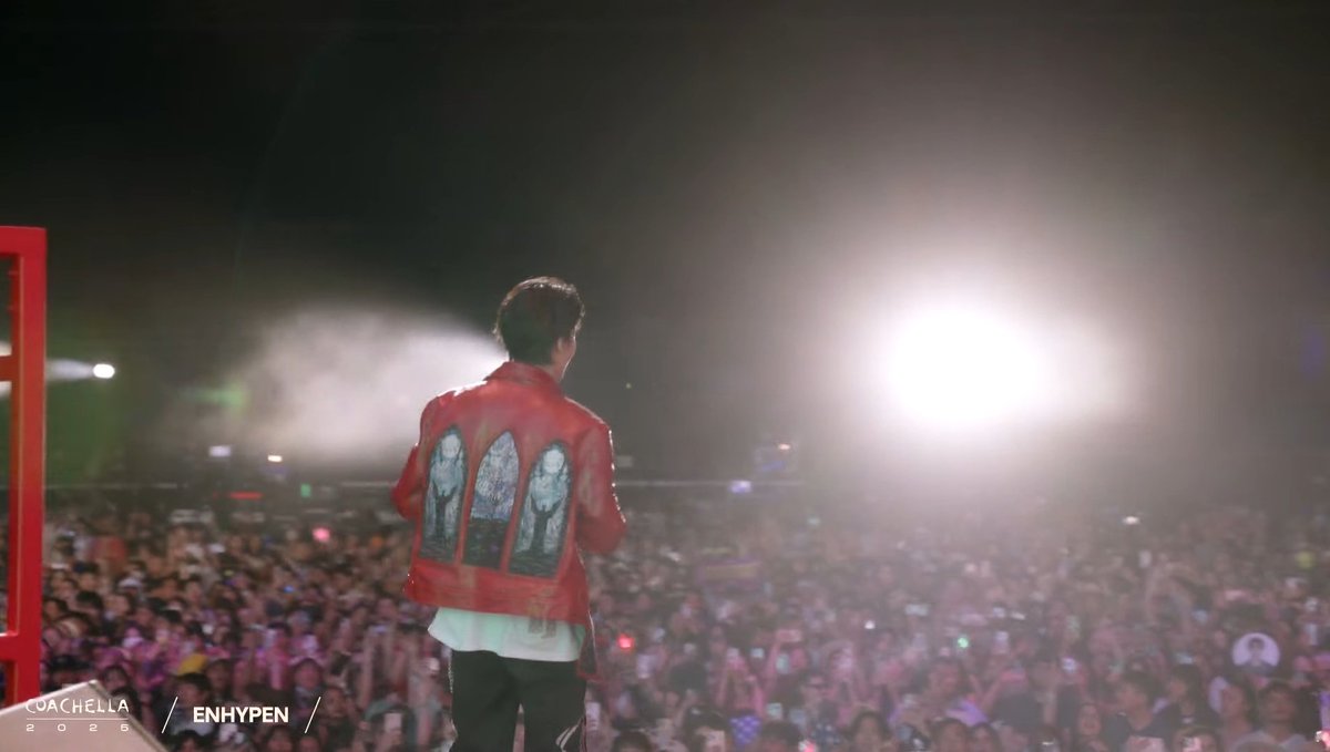 masjakee's tweet photo. BRO??? 

#ENHYPEN_JAKE #JAKE #ENHYPEN #ENCHELLA https://t.co/Yp0ZWbLS2d