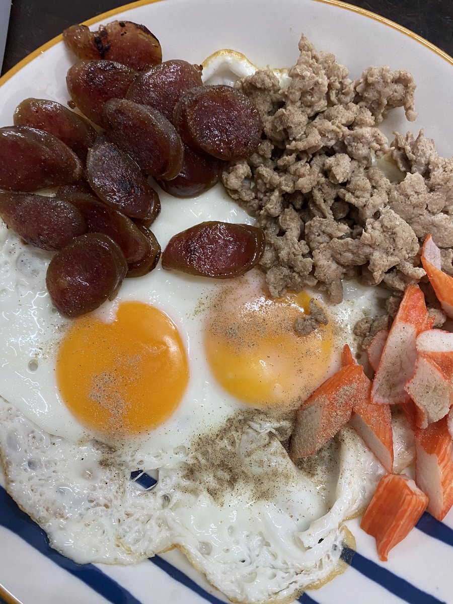 pxpxnxx's tweet photo. เที่ยงนี้กินไข่กะทะ 🧡 https://t.co/JlREV1Jb4x