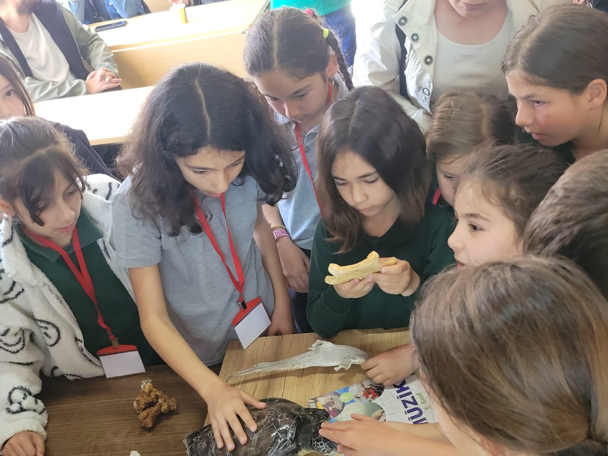 GSB_KoycegizGM's tweet photo. Köyceğiz Gençlik Merkezi ve Sucul Yaşam Derneği ev sahipliği de Dalyan'da“Muğla’da Doğayı Koruyan Jenerasyon” projemizle gençlerimizle doğanın güzelliklerini keşfettik. #Tcef #STDV 🌳🦋#KöyceğizGençlikMerkezi #SuculYaşamDerneği #DalyanNaciyeTınaztepeİlkokulu https://t.co/Qt5plp6JYS