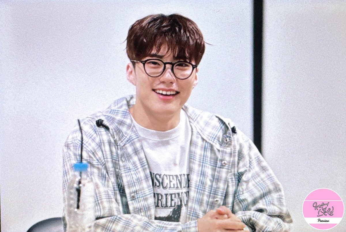 JEUPSTYLE's tweet photo. 250420 포토북 팬싸인회 1부 프리뷰

진짜 진짜 진짜 진짜 진짜 진짜 기엽따 바쩨압

#박제업 #PARKJEUP #제업 #JEUP
#제업스타일 #JEUPSTYLE 
#오운완 #어깨 💪

@THEKH__official https://t.co/QU8aM5mJhm